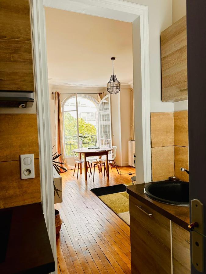 Cosy Appartement Avec Vue Tour Eiffel Paris Exterior foto